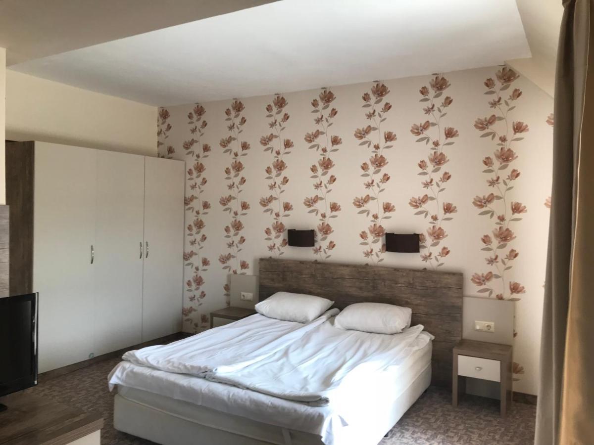 Hotel Lira サニービーチ エクステリア 写真