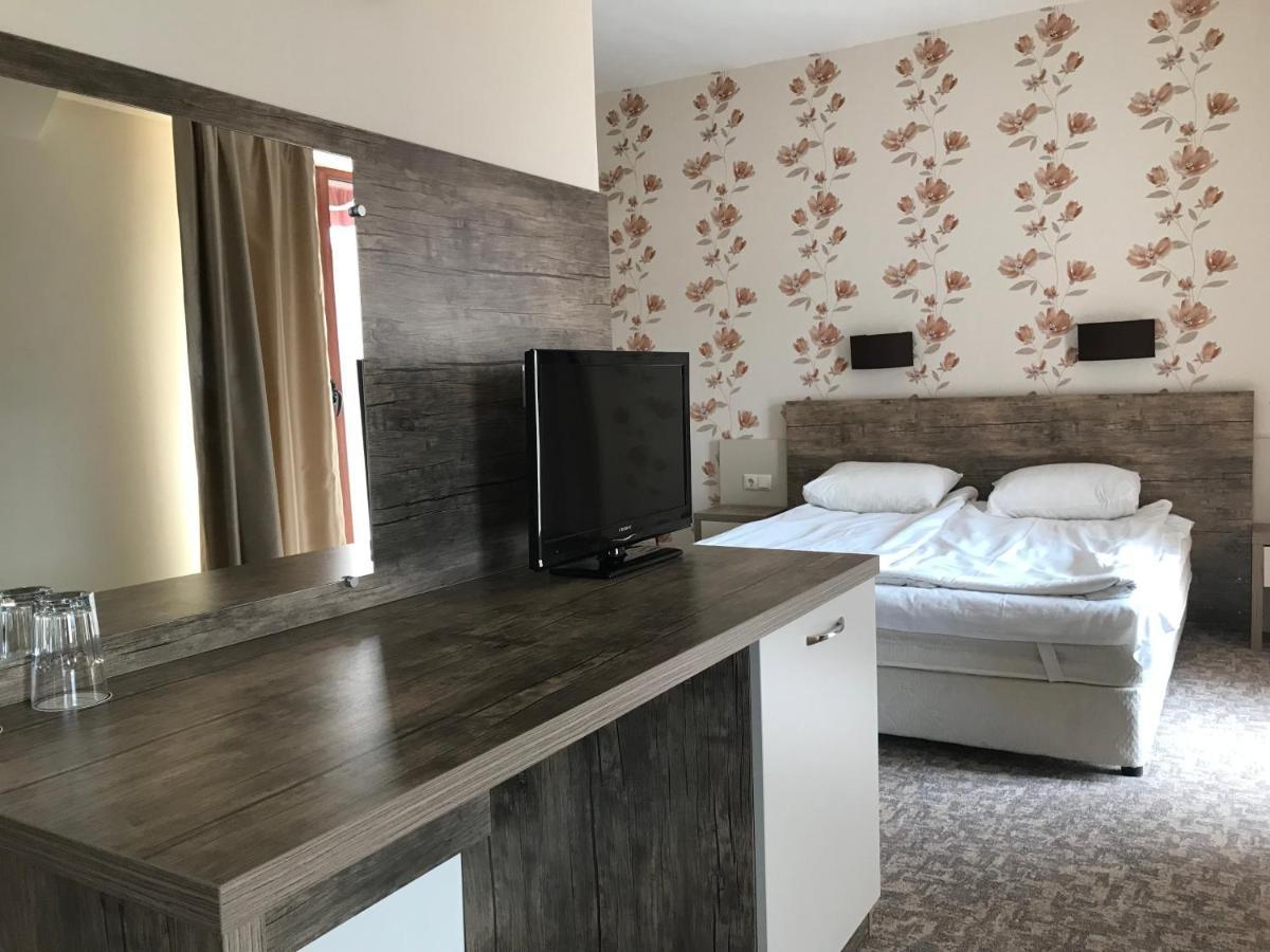 Hotel Lira サニービーチ エクステリア 写真