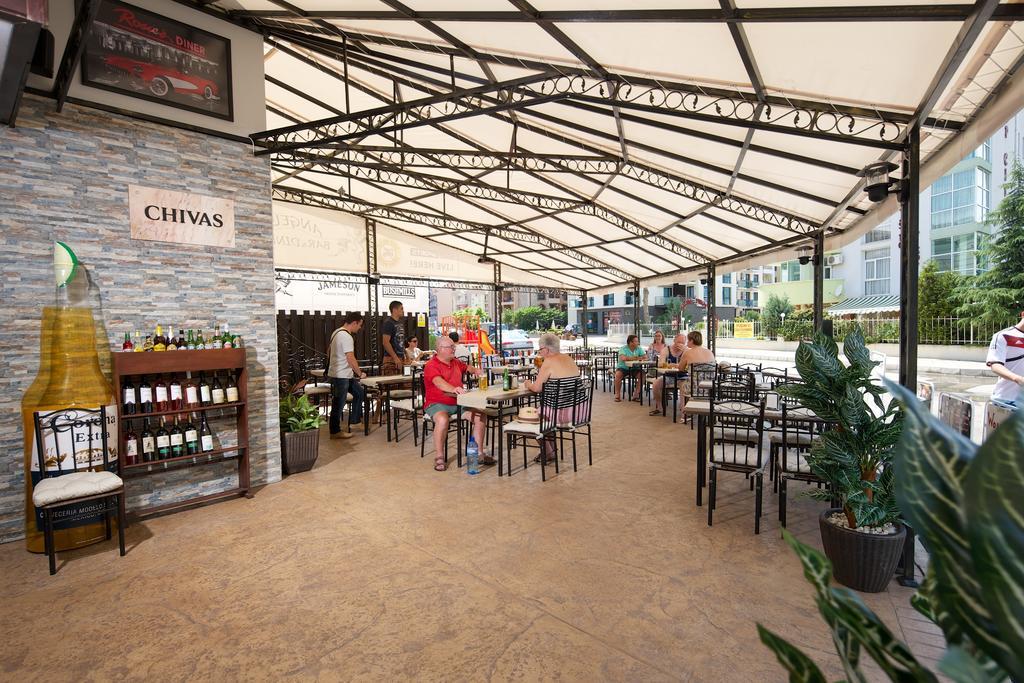 Hotel Lira サニービーチ エクステリア 写真