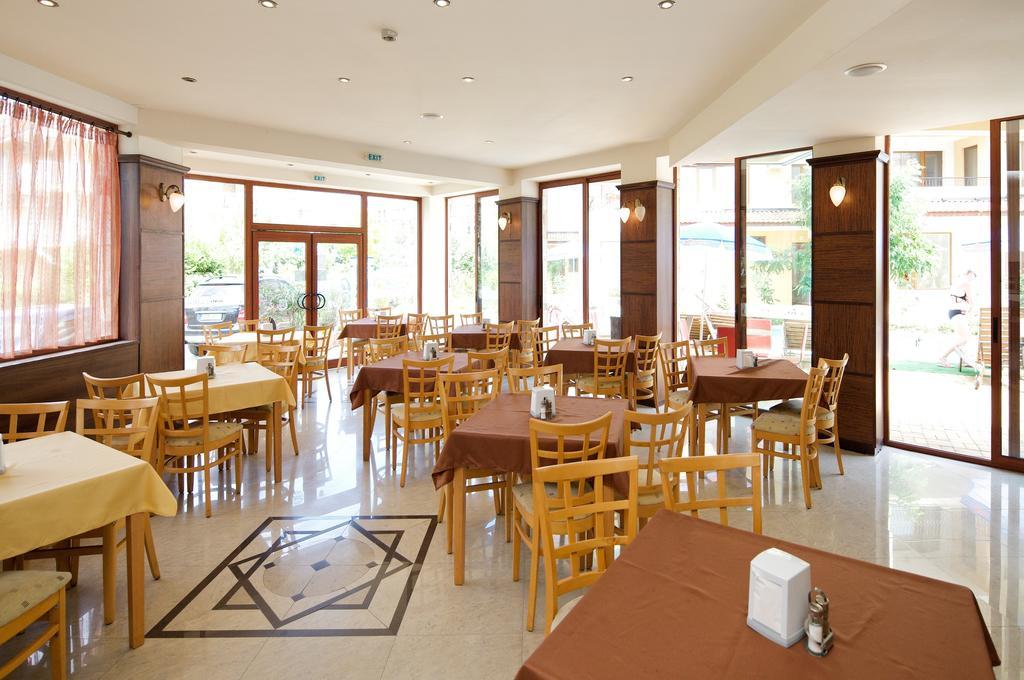 Hotel Lira サニービーチ エクステリア 写真